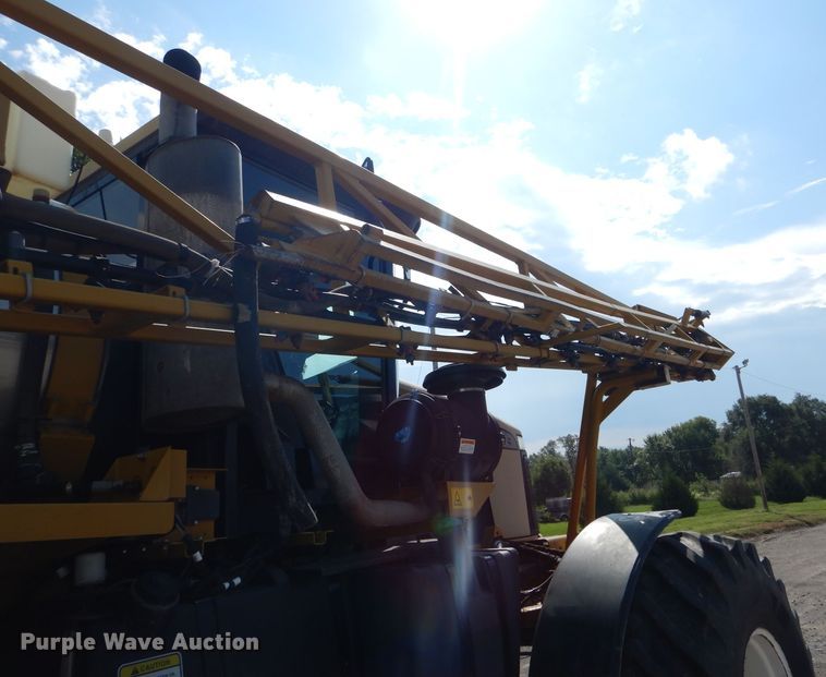 image for item DH6131 2006 Ag-Chem RoGator 874 sprayer