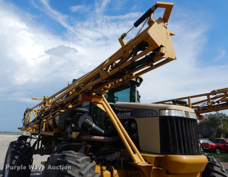 image for item DH6131 2006 Ag-Chem RoGator 874 sprayer