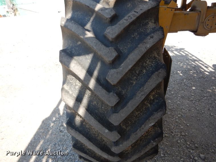 image for item DH6131 2006 Ag-Chem RoGator 874 sprayer