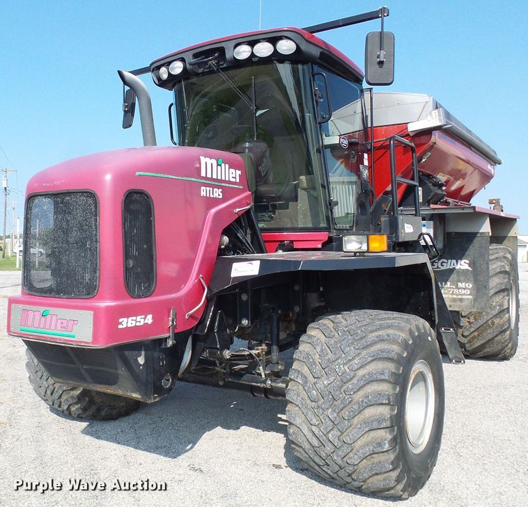 image for item DI0624 2010 Miller Atlas 3654 applicator with New Leader L4000G4 dry spreader bed