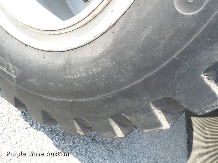 image for item DI0624 2010 Miller Atlas 3654 applicator with New Leader L4000G4 dry spreader bed