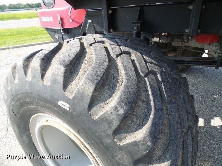 image for item DI0624 2010 Miller Atlas 3654 applicator with New Leader L4000G4 dry spreader bed