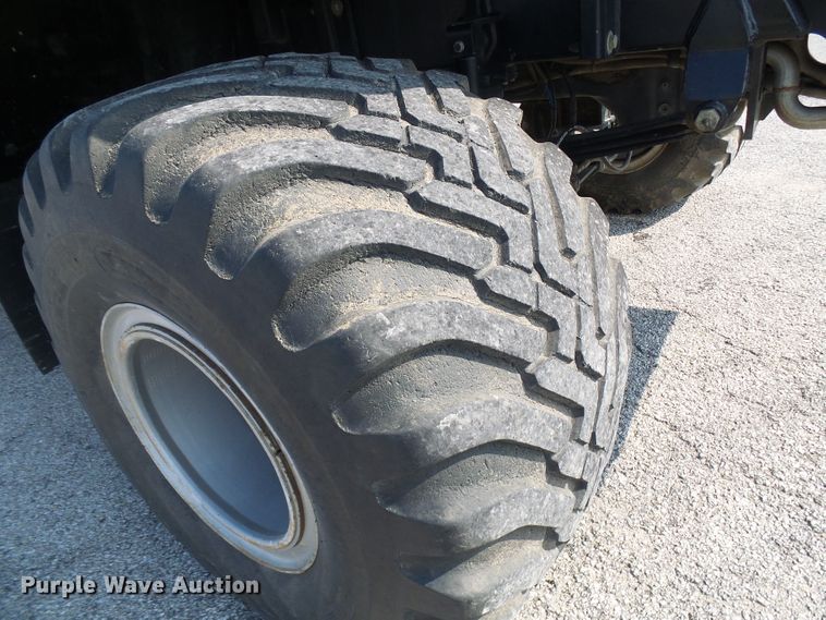 image for item DI0624 2010 Miller Atlas 3654 applicator with New Leader L4000G4 dry spreader bed