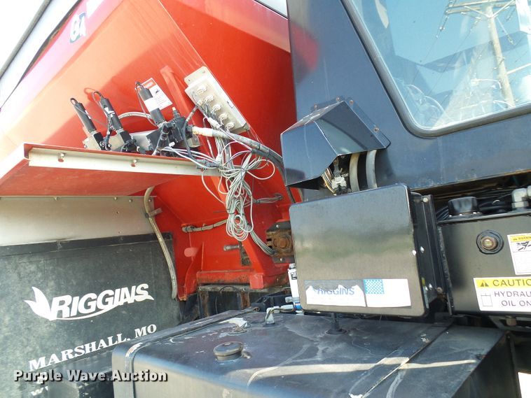 image for item DI0624 2010 Miller Atlas 3654 applicator with New Leader L4000G4 dry spreader bed