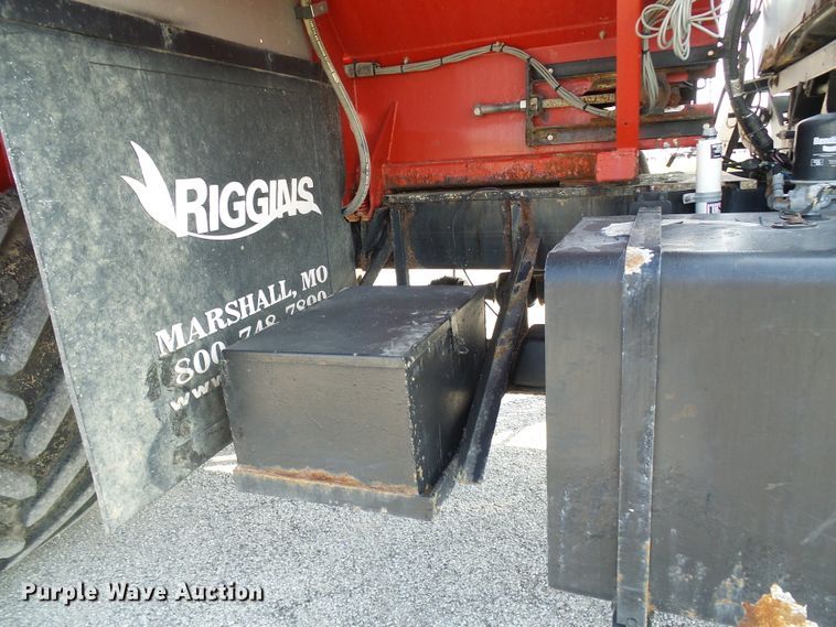 image for item DI0624 2010 Miller Atlas 3654 applicator with New Leader L4000G4 dry spreader bed