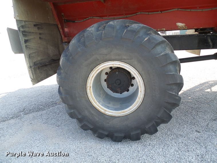 image for item DI0624 2010 Miller Atlas 3654 applicator with New Leader L4000G4 dry spreader bed