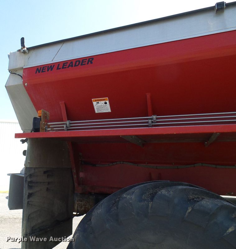 image for item DI0624 2010 Miller Atlas 3654 applicator with New Leader L4000G4 dry spreader bed