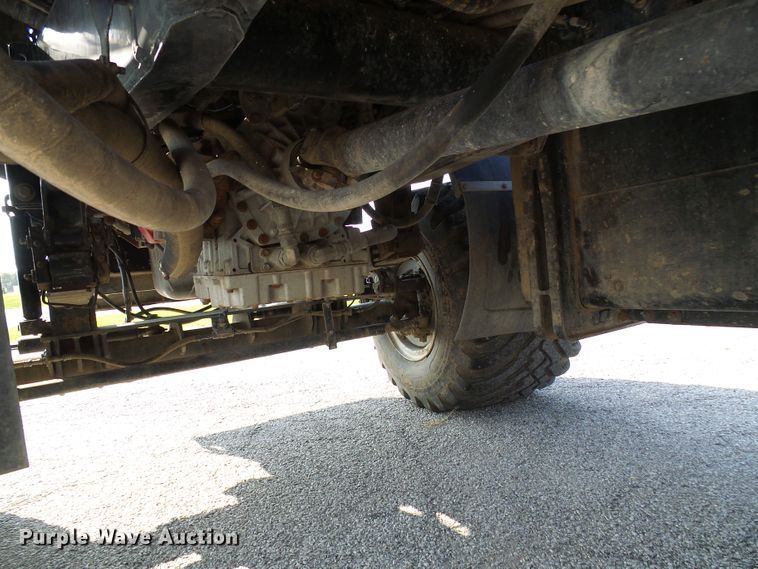 image for item DI0624 2010 Miller Atlas 3654 applicator with New Leader L4000G4 dry spreader bed