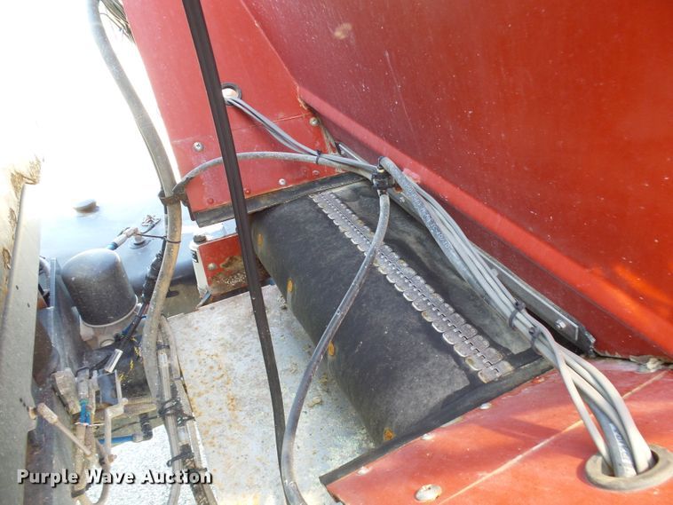 image for item DI0624 2010 Miller Atlas 3654 applicator with New Leader L4000G4 dry spreader bed