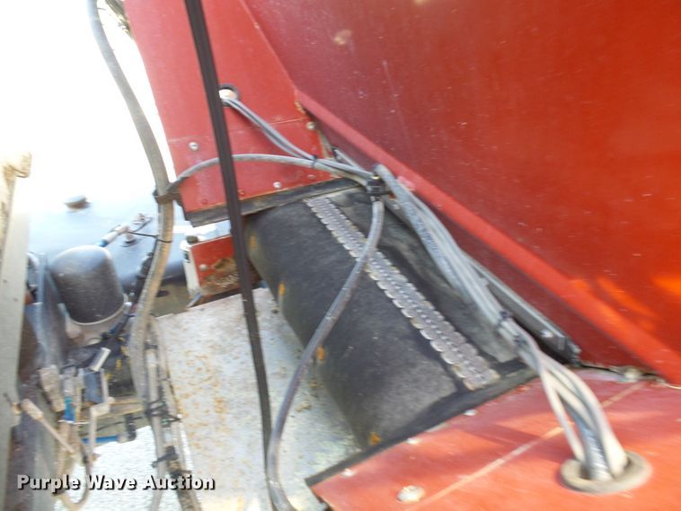 image for item DI0624 2010 Miller Atlas 3654 applicator with New Leader L4000G4 dry spreader bed