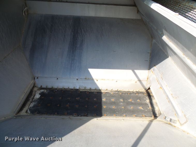 image for item DI0624 2010 Miller Atlas 3654 applicator with New Leader L4000G4 dry spreader bed