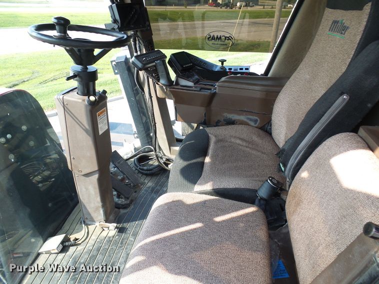 image for item DI0624 2010 Miller Atlas 3654 applicator with New Leader L4000G4 dry spreader bed