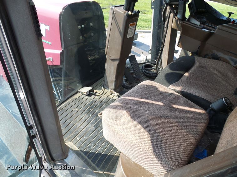 image for item DI0624 2010 Miller Atlas 3654 applicator with New Leader L4000G4 dry spreader bed