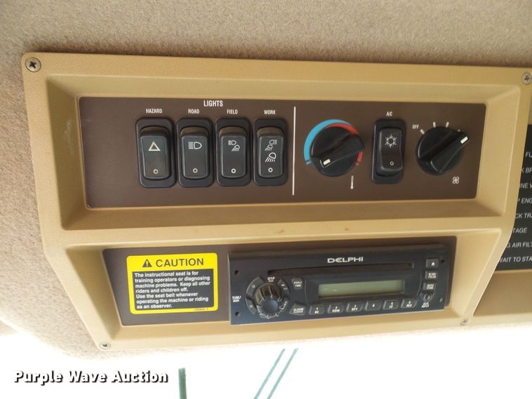 image for item DI0624 2010 Miller Atlas 3654 applicator with New Leader L4000G4 dry spreader bed