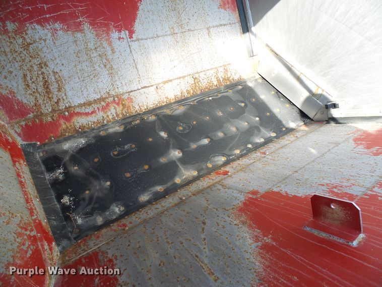 image for item DI0624 2010 Miller Atlas 3654 applicator with New Leader L4000G4 dry spreader bed