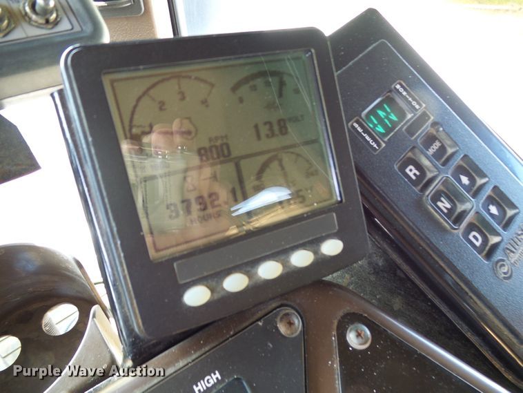 image for item DI0624 2010 Miller Atlas 3654 applicator with New Leader L4000G4 dry spreader bed