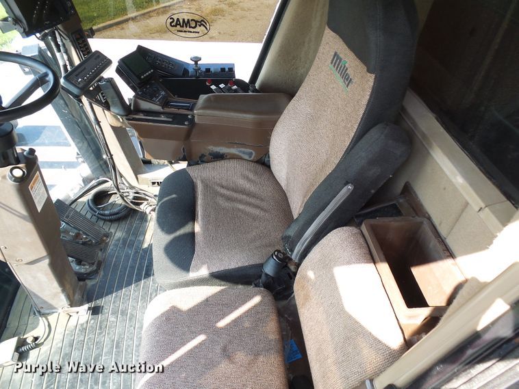 image for item DI0624 2010 Miller Atlas 3654 applicator with New Leader L4000G4 dry spreader bed