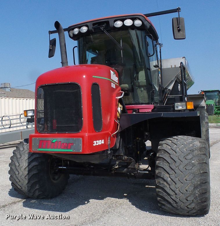 image for item DI0625 2007 Miller Atlas 3304 applicator with New Leader L3220G4 dry spreader bed