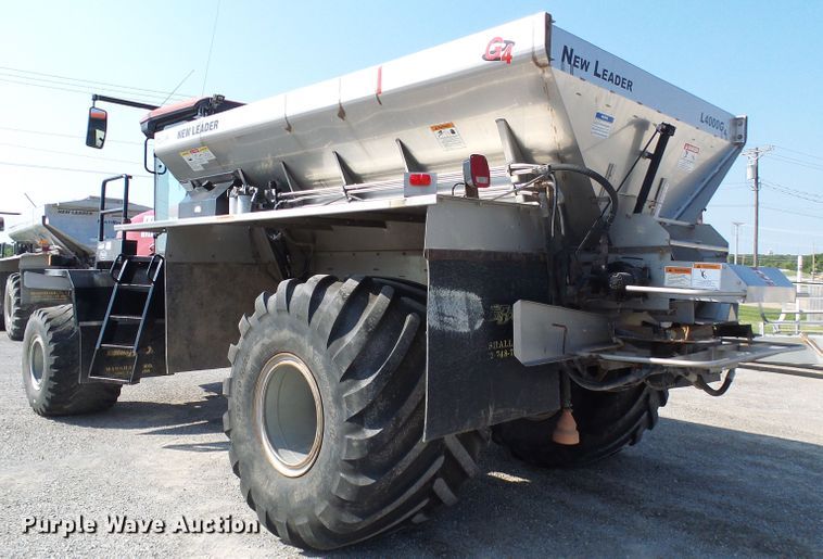 image for item DI0625 2007 Miller Atlas 3304 applicator with New Leader L3220G4 dry spreader bed