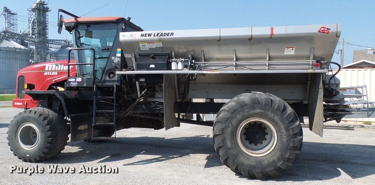 image for item DI0625 2007 Miller Atlas 3304 applicator with New Leader L3220G4 dry spreader bed