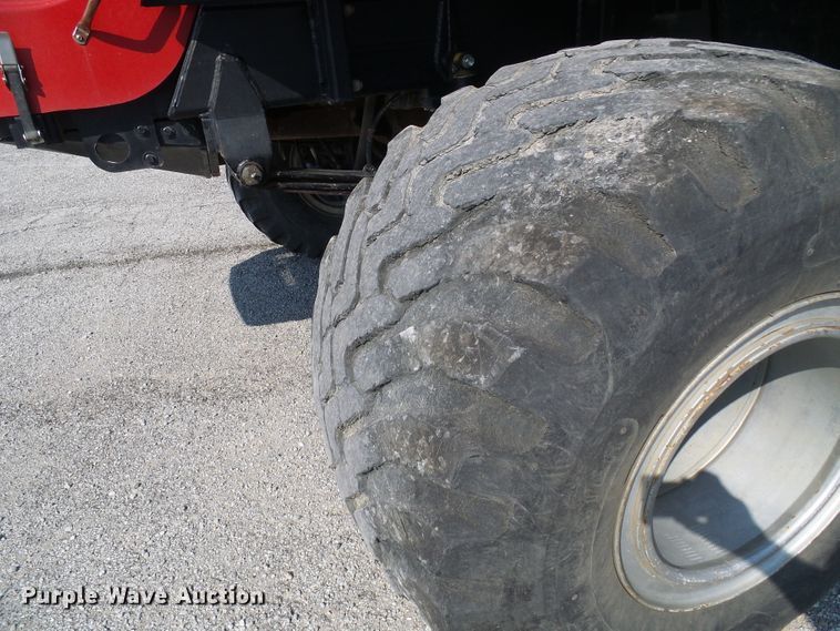 image for item DI0625 2007 Miller Atlas 3304 applicator with New Leader L3220G4 dry spreader bed