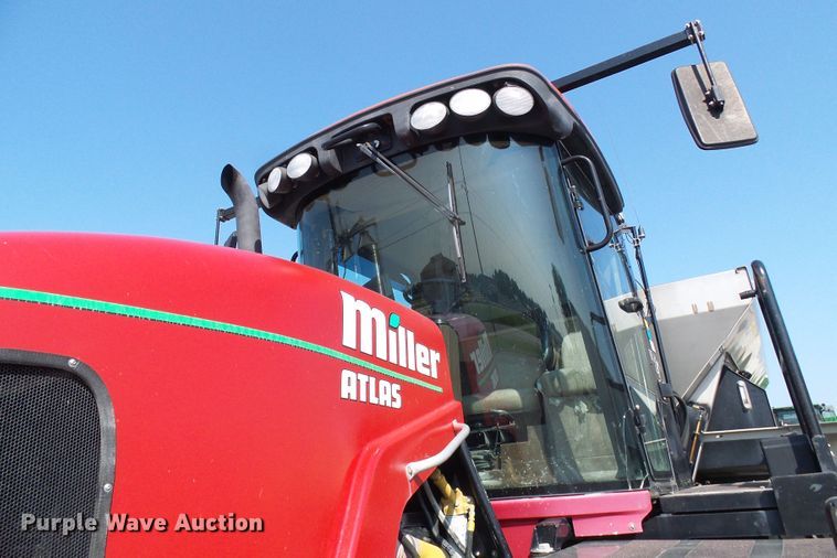 image for item DI0625 2007 Miller Atlas 3304 applicator with New Leader L3220G4 dry spreader bed