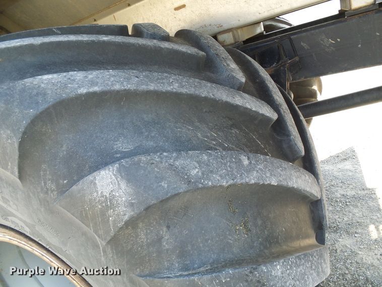 image for item DI0625 2007 Miller Atlas 3304 applicator with New Leader L3220G4 dry spreader bed