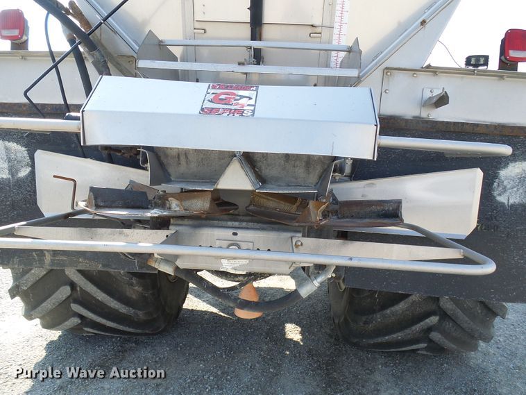 image for item DI0625 2007 Miller Atlas 3304 applicator with New Leader L3220G4 dry spreader bed