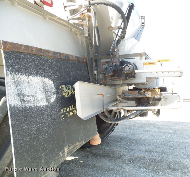 image for item DI0625 2007 Miller Atlas 3304 applicator with New Leader L3220G4 dry spreader bed