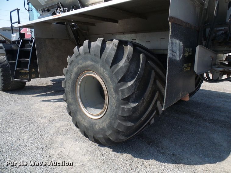 image for item DI0625 2007 Miller Atlas 3304 applicator with New Leader L3220G4 dry spreader bed