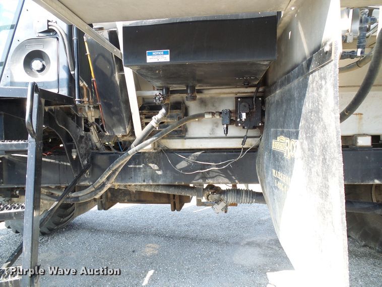 image for item DI0625 2007 Miller Atlas 3304 applicator with New Leader L3220G4 dry spreader bed