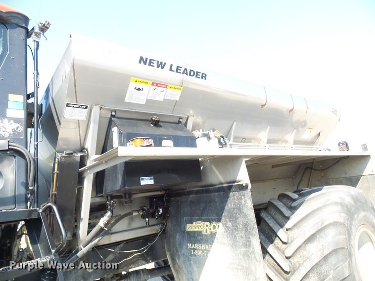 image for item DI0625 2007 Miller Atlas 3304 applicator with New Leader L3220G4 dry spreader bed