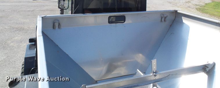 image for item DI0625 2007 Miller Atlas 3304 applicator with New Leader L3220G4 dry spreader bed