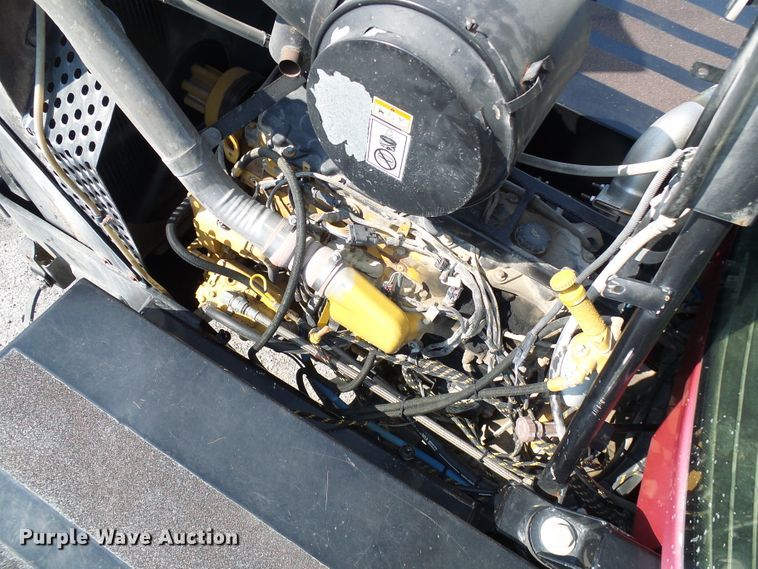 image for item DI0625 2007 Miller Atlas 3304 applicator with New Leader L3220G4 dry spreader bed