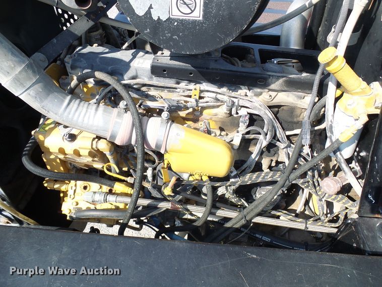 image for item DI0625 2007 Miller Atlas 3304 applicator with New Leader L3220G4 dry spreader bed