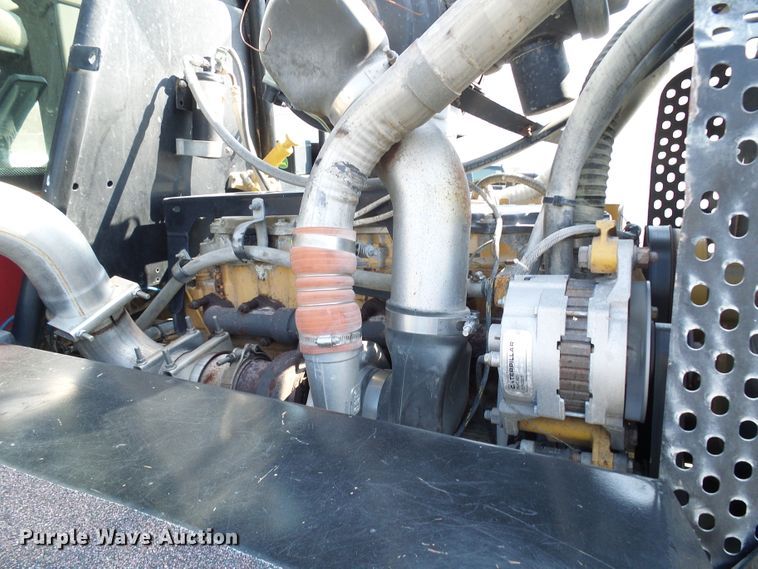 image for item DI0625 2007 Miller Atlas 3304 applicator with New Leader L3220G4 dry spreader bed