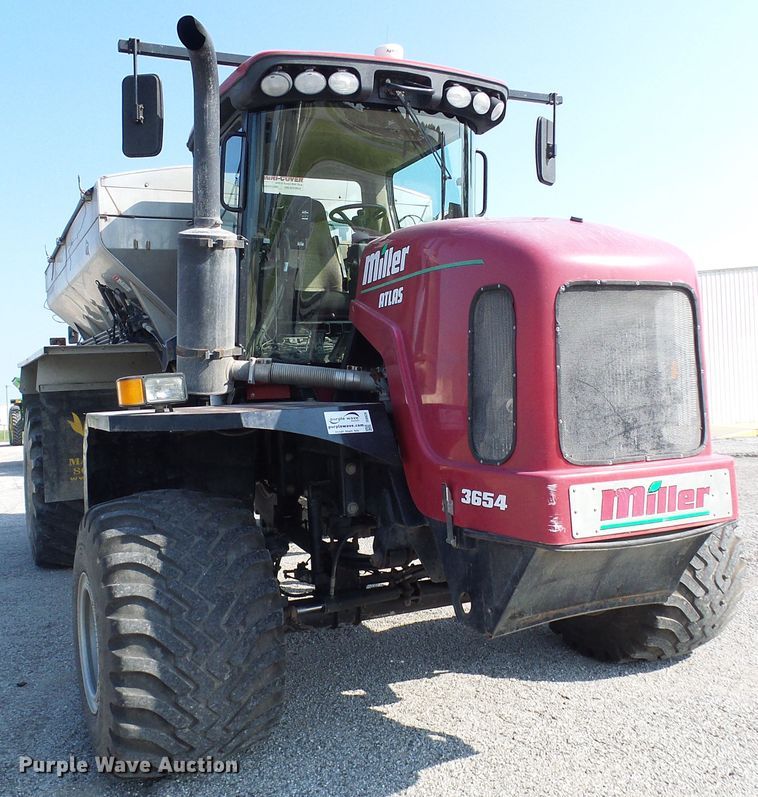 image for item DI0626 2014 Miller Atlas 3654 applicator with New Leader L4000G4 dry spreader bed