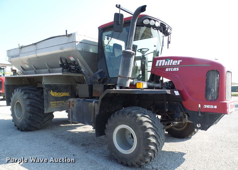 image for item DI0626 2014 Miller Atlas 3654 applicator with New Leader L4000G4 dry spreader bed