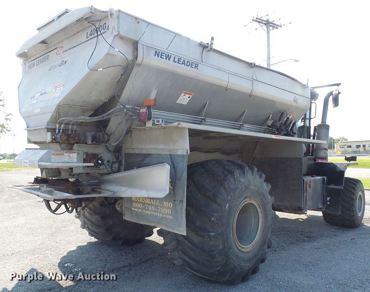 image for item DI0626 2014 Miller Atlas 3654 applicator with New Leader L4000G4 dry spreader bed