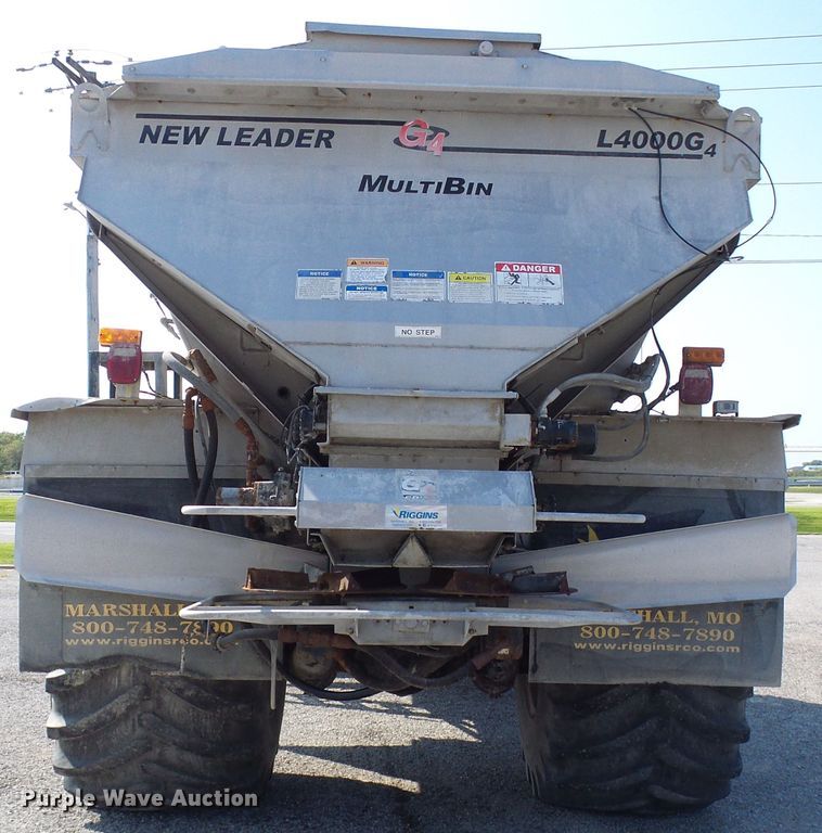 image for item DI0626 2014 Miller Atlas 3654 applicator with New Leader L4000G4 dry spreader bed