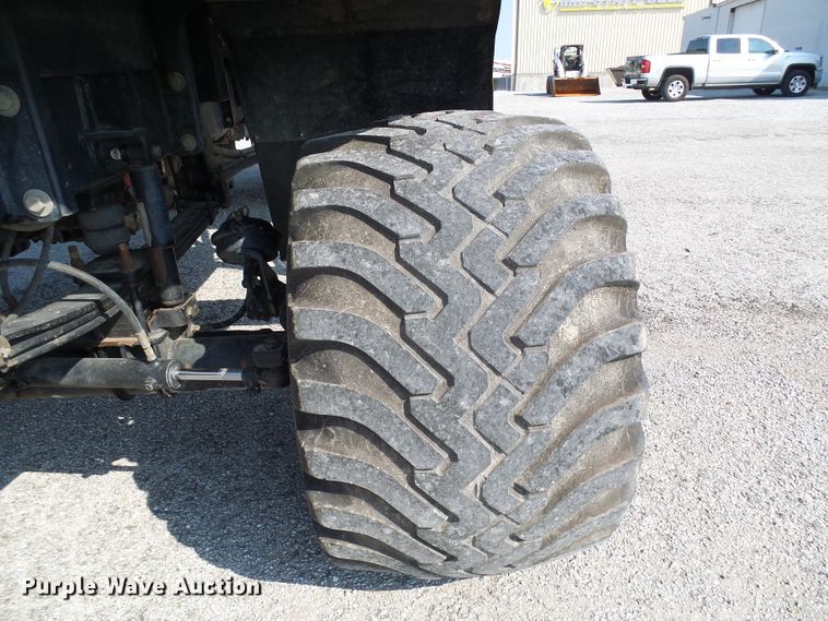 image for item DI0626 2014 Miller Atlas 3654 applicator with New Leader L4000G4 dry spreader bed