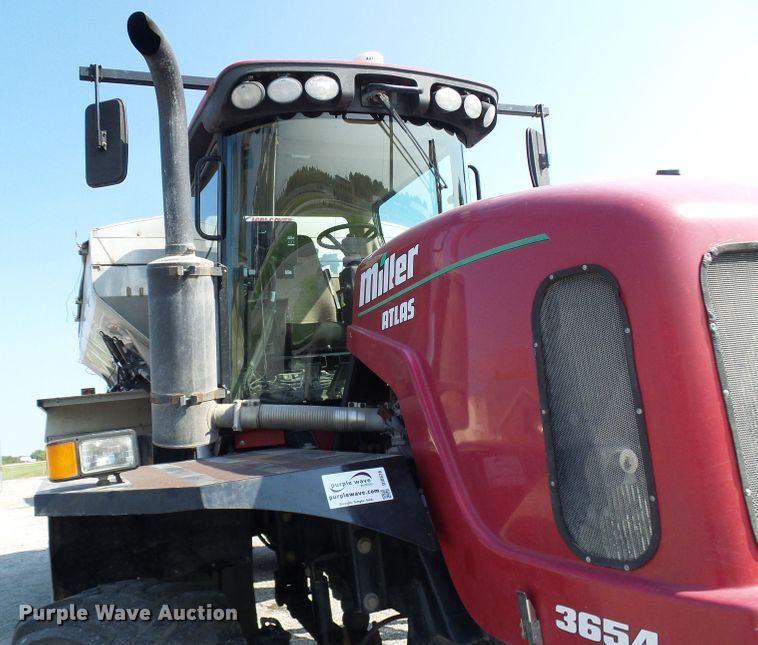image for item DI0626 2014 Miller Atlas 3654 applicator with New Leader L4000G4 dry spreader bed