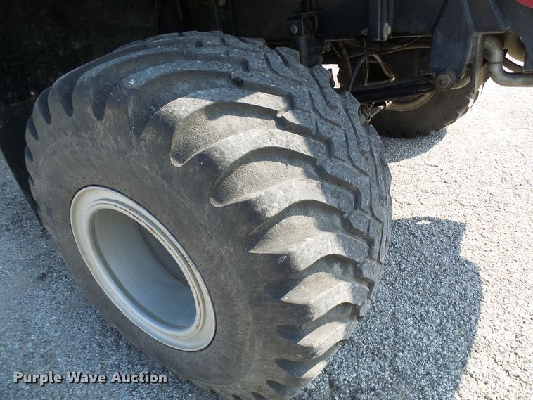 image for item DI0626 2014 Miller Atlas 3654 applicator with New Leader L4000G4 dry spreader bed