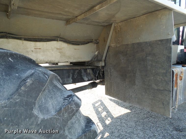 image for item DI0626 2014 Miller Atlas 3654 applicator with New Leader L4000G4 dry spreader bed