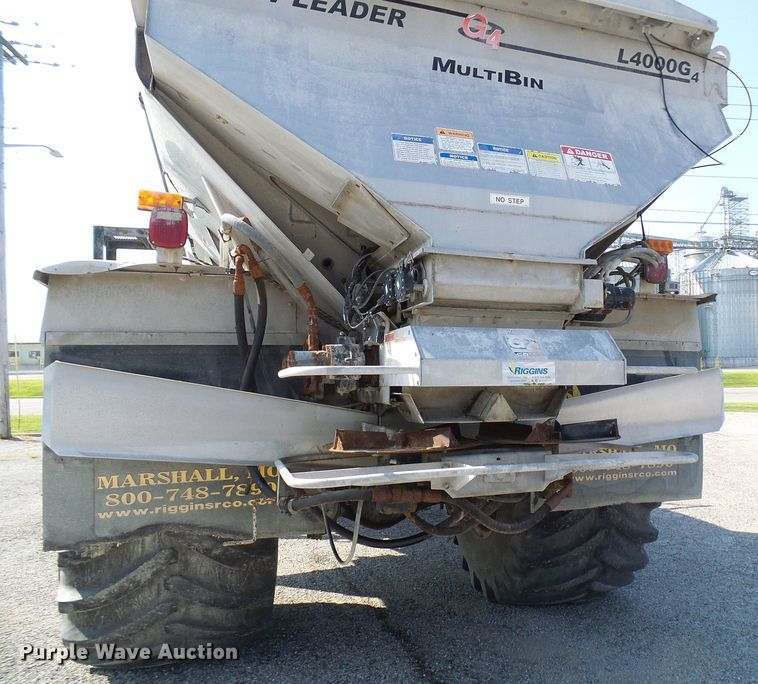 image for item DI0626 2014 Miller Atlas 3654 applicator with New Leader L4000G4 dry spreader bed