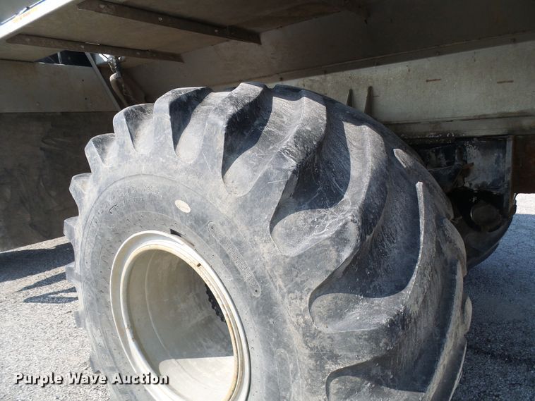 image for item DI0626 2014 Miller Atlas 3654 applicator with New Leader L4000G4 dry spreader bed