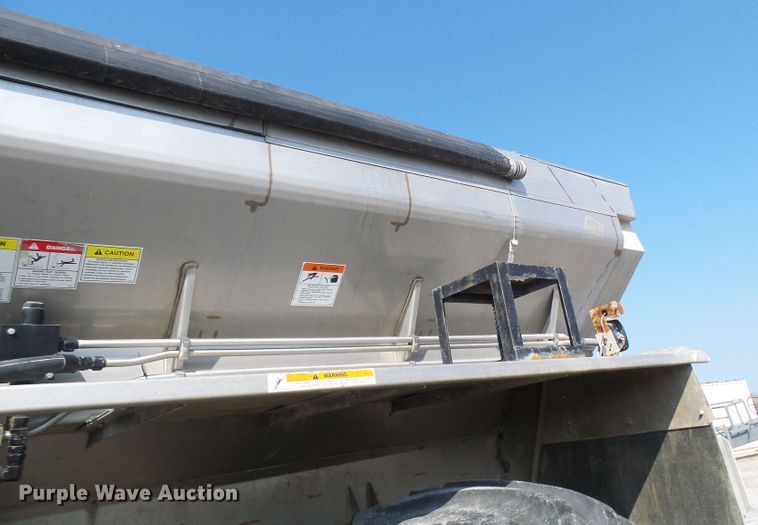 image for item DI0626 2014 Miller Atlas 3654 applicator with New Leader L4000G4 dry spreader bed