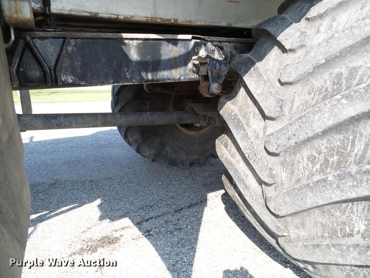 image for item DI0626 2014 Miller Atlas 3654 applicator with New Leader L4000G4 dry spreader bed