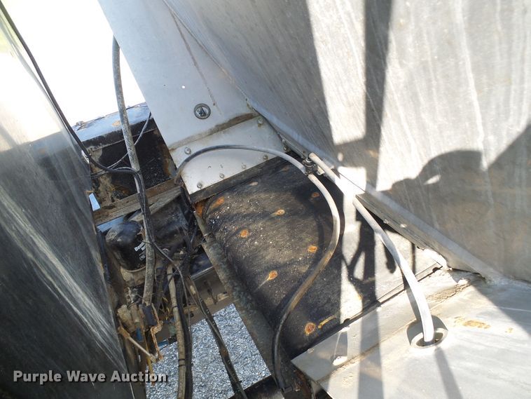 image for item DI0626 2014 Miller Atlas 3654 applicator with New Leader L4000G4 dry spreader bed