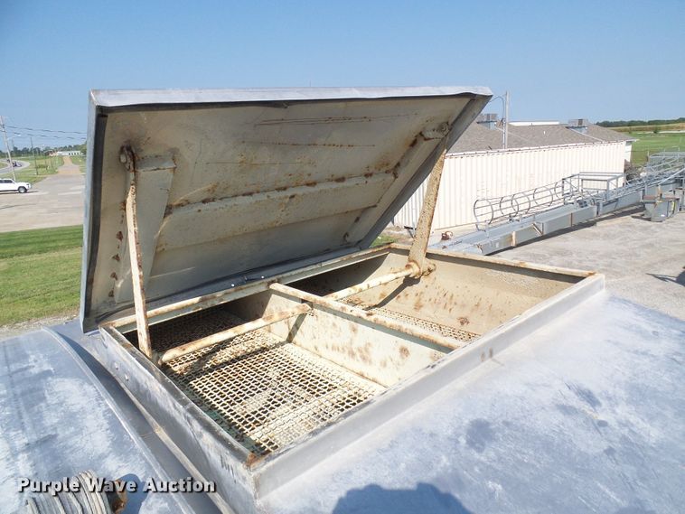 image for item DI0626 2014 Miller Atlas 3654 applicator with New Leader L4000G4 dry spreader bed